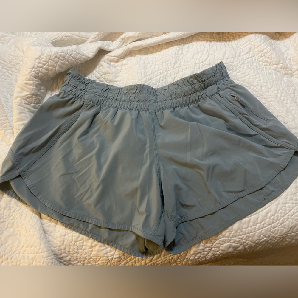 Lululemon tracker shorts